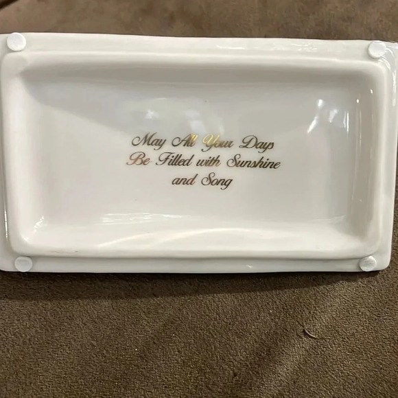 The Bradford Exchange songbird Serenade Heirloom porcelain music box - Picture 9 of 9